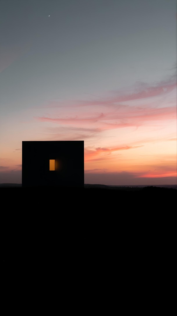 Minimal House at Sunset wallpaper